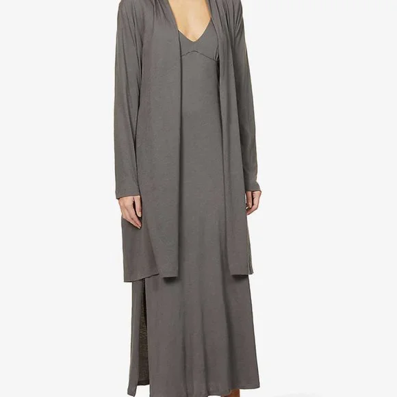 Skin Kadali Robe - Picture 3 of 3